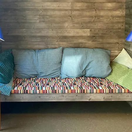 Architect-designed Retreat In Private Woods Nyaraló