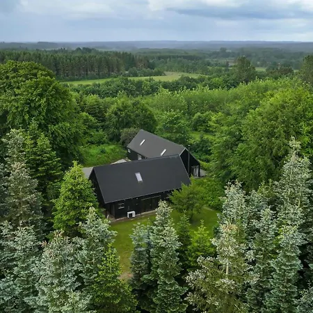 Prázdninový dům Architect-designed Retreat In Private Woods *